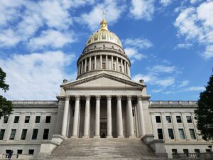 Preston 8th graders visit capitol with youth leadership seminar